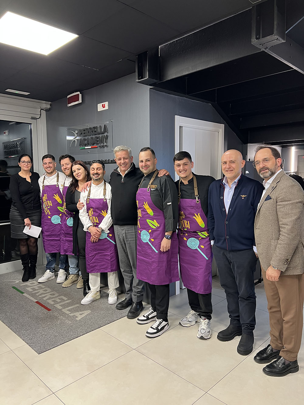 I finalisti del contest con Barbara Guerra, Anna Baccarani, Giuseppe Perrella, Albert Sapere e Stefano Vezzani